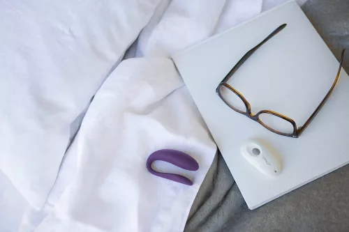We-Vibe Unite 2.0 - akkus párvibrátor (lila) -