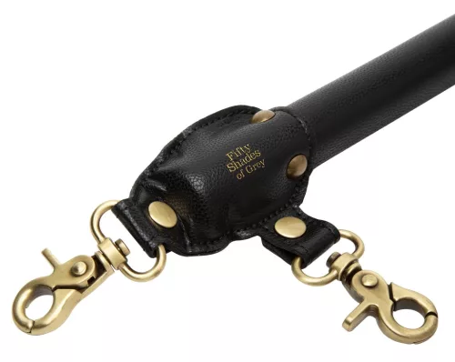 A szürke ötven árnyalata - Bound to You bondage terpesztő rúd (fekete)