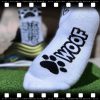 SNEAKFREAXX - prémium kutyás zoknik feketében és fehérben
