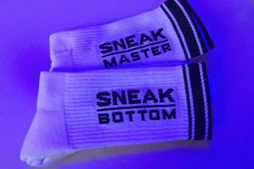 SNEAK MASTER – stílusos fehér-fekete zokni