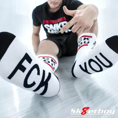 Sk8erboy – Stílusos FCK YOU zoknik