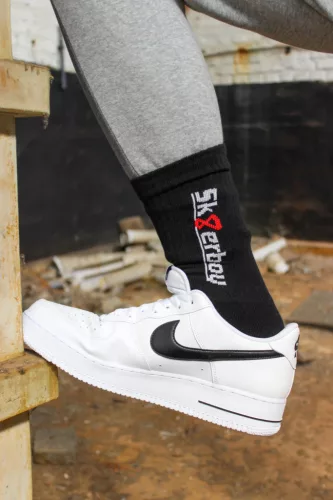 Sk8erboy – prémium fekete crew zokni