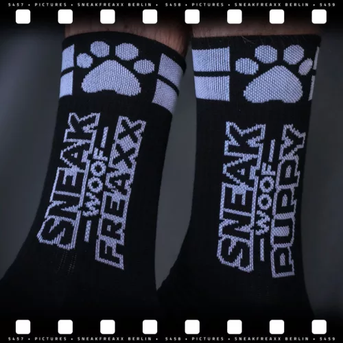SNEAK PUPPY – fekete-fehér zokni, stílusos kényelem