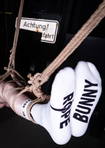 BUNNY ROPE - stílusos fehér zokni fiatalos ritmusban