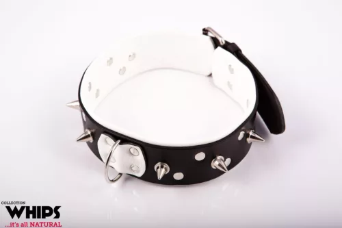 Kötöző Bőr nyakörv szegecsekkel, állítható méret fehér 4,5 cm széles lánccal 100 cm