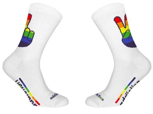 Pride Peace – fehér zokni, az önkifejezés stílusa