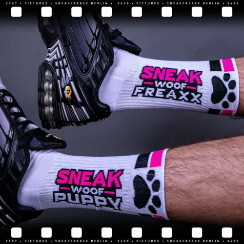 Sneak Woof – játékos rózsaszín kutya zoknik