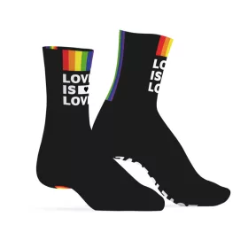   Love is Love Fekete zokni szivárvány csíkkal egy méret 39-45