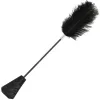 DARKNESS – feketefehér toll ostor 56 cm