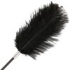 DARKNESS – feketefehér toll ostor 56 cm 