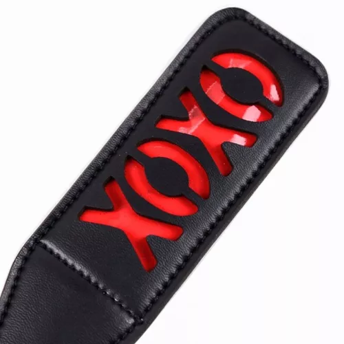 OHMAMA FETISH XOXO – stílusos bőr pirosító paddle