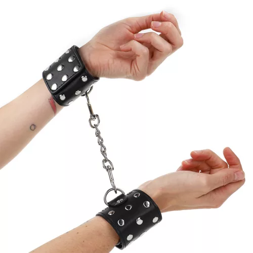 KINK – állítható csuklókötöző szegecsekkel, fekete