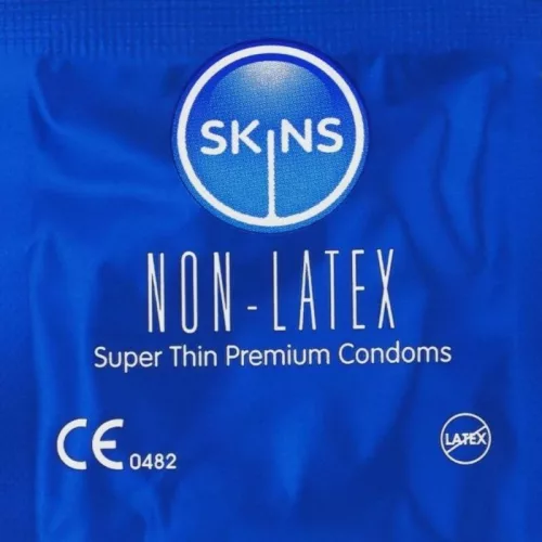 Skins Óvszer Latexmentes Ultra Vékony 8 darab 57 mm átmérő átlátszó